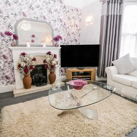 Tarn Hows Holiday home *